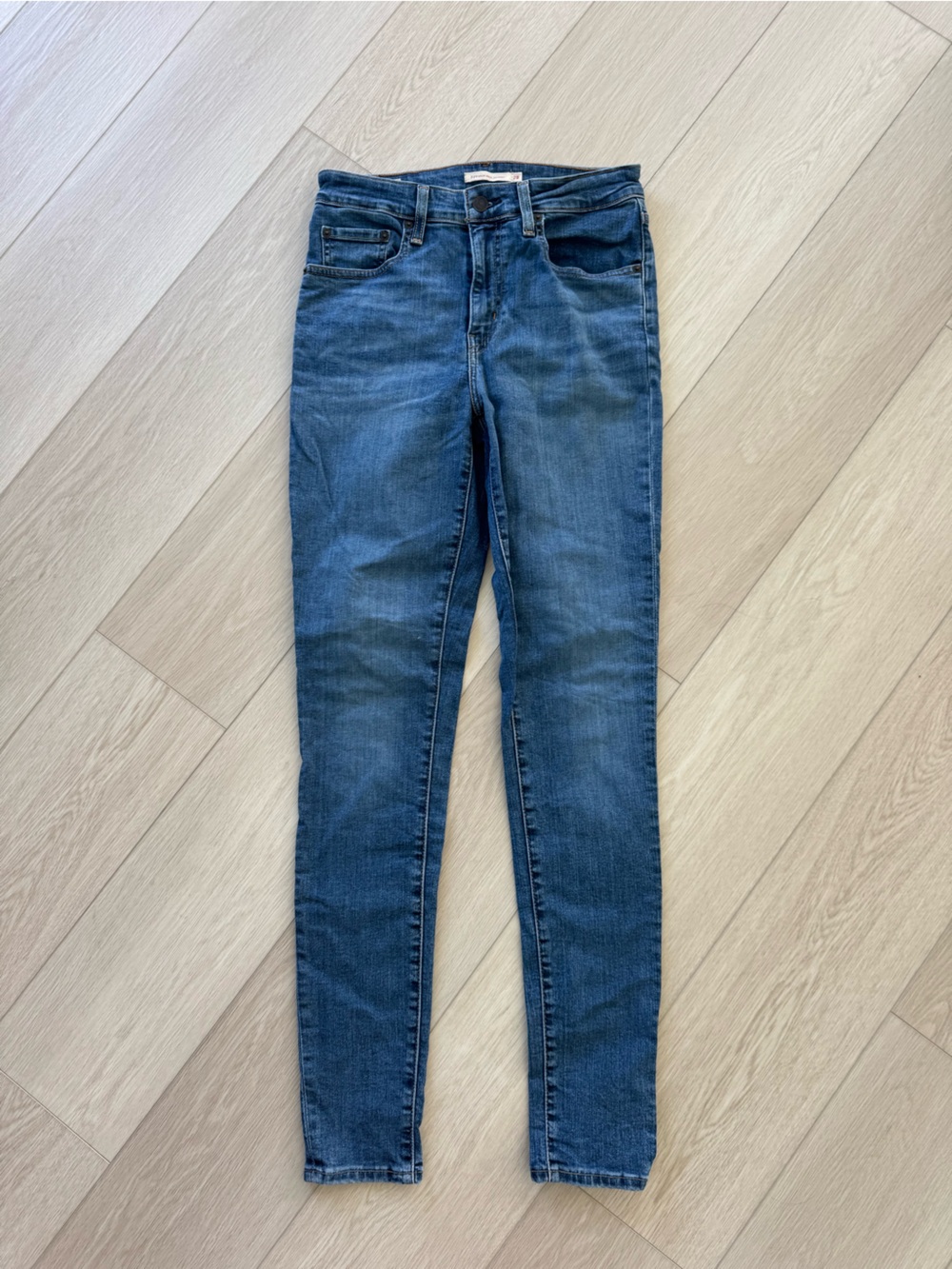 Levi's Women's Skinny Jeans in Dark Blue Wash